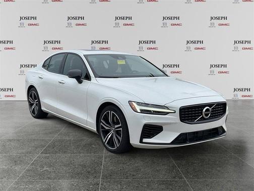 2022 Volvo S60 Recharge Plug-In Hybrid T8 R-Design Expression Extended Range