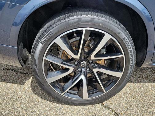 Denim Blue Metallic 2020 Volvo XC90 T6 Momentum