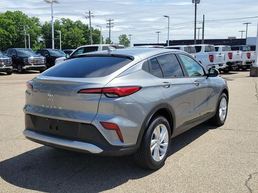 Moonstone Gray Metallic 2025 Buick Envista Preferred FWD