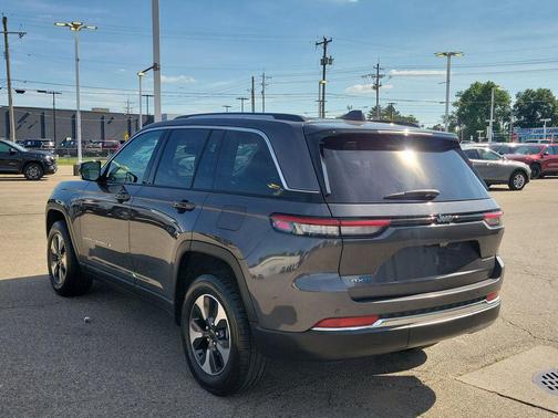 Baltic Gray Metallic Clearcoat 2024 Jeep Grand Cherokee 4xe Base