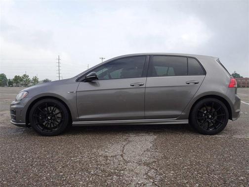 2017 Volkswagen Golf R 4-Door