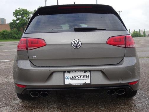2017 Volkswagen Golf R 4-Door