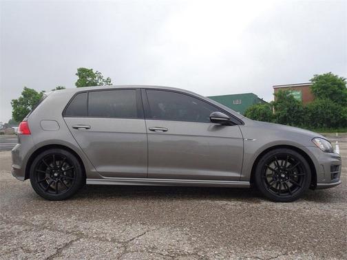 2017 Volkswagen Golf R 4-Door
