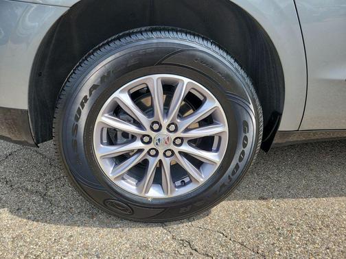 Moonstone Gray Metallic 2023 Buick Enclave Essence FWD
