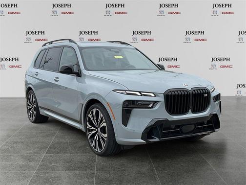 2023 BMW X7 M60i