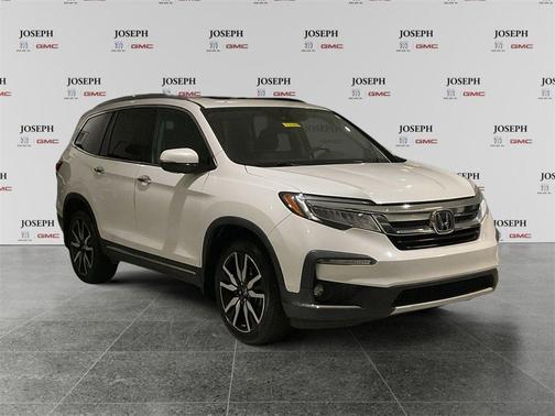 2022 Honda Pilot Touring 8-Passenger