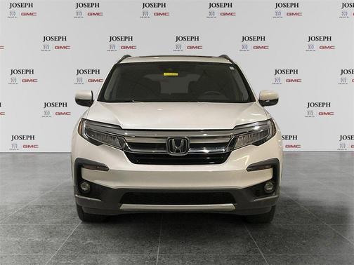 2022 Honda Pilot Touring 8-Passenger