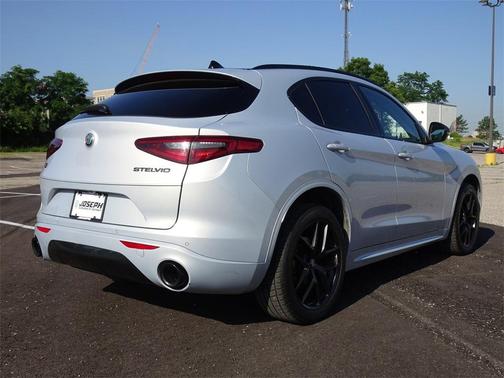 2020 Alfa Romeo Stelvio Ti Sport