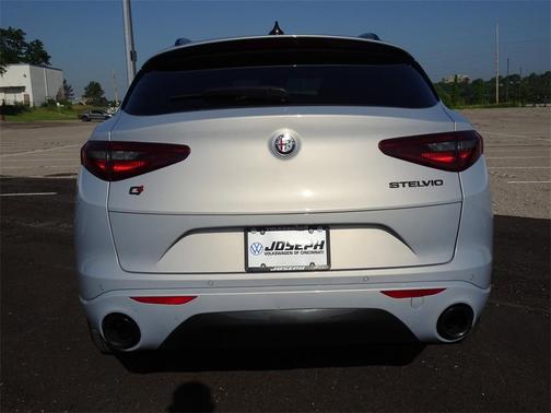 2020 Alfa Romeo Stelvio Ti Sport