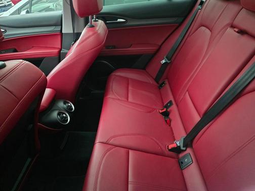 2020 Alfa Romeo Stelvio Ti Sport