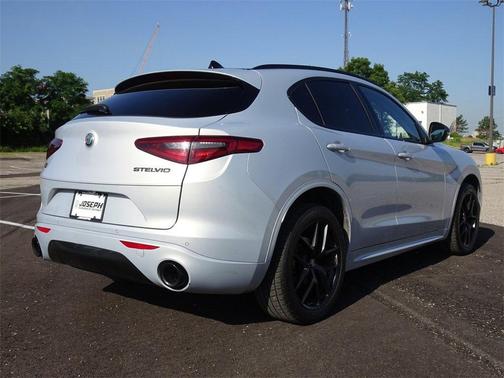 2020 Alfa Romeo Stelvio Ti Sport