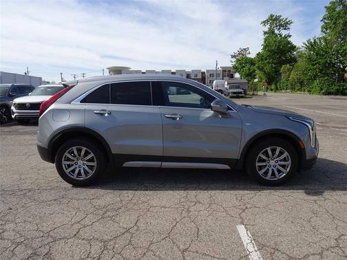 2023 Cadillac XT4 Premium Luxury
