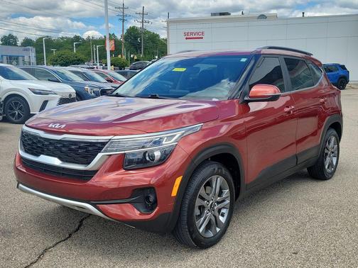 Mars Orange 2023 Kia Seltos S