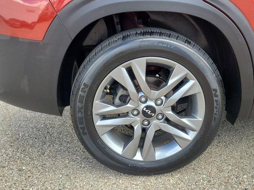 Mars Orange 2023 Kia Seltos S