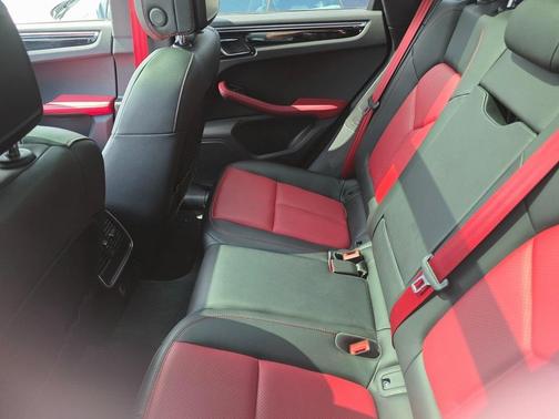 2018 Porsche Macan Base