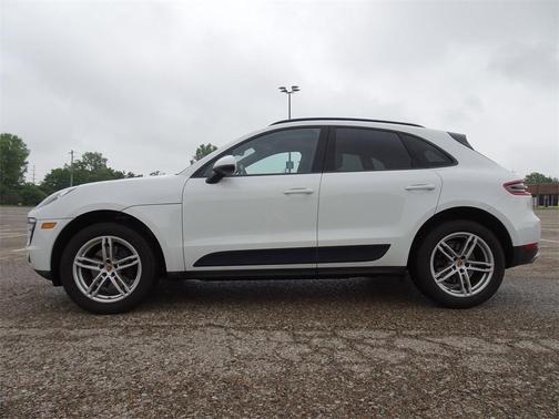 2018 Porsche Macan Base