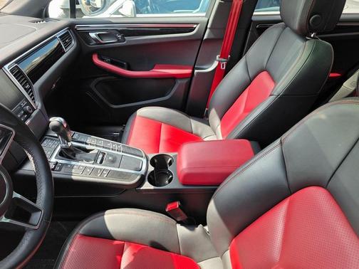 2018 Porsche Macan Base