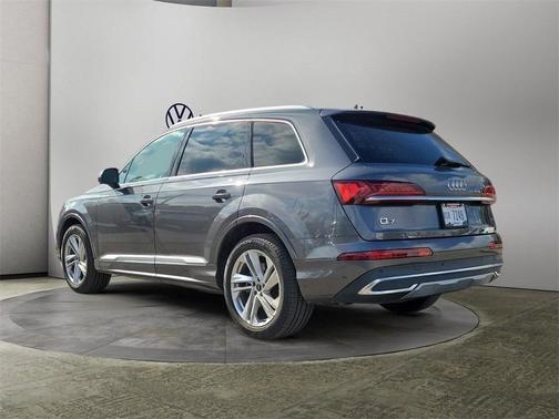 2022 Audi Q7 55 Premium Plus