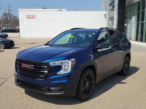 Marine Metallic 2023 GMC Terrain SLE