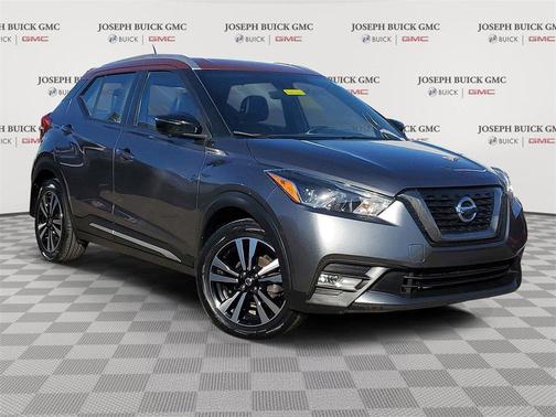 2019 Nissan Kicks SR