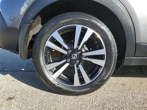 2019 Nissan Kicks SR