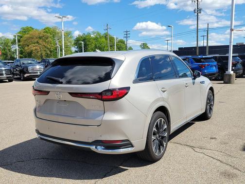 Platinum 2024 Mazda CX-90 3.3 Turbo S