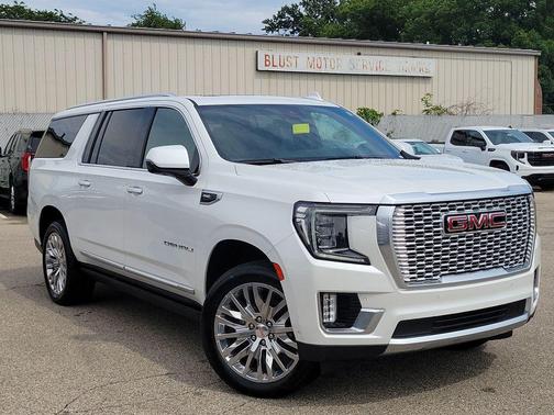 White Frost Tricoat 2023 GMC Yukon XL Denali