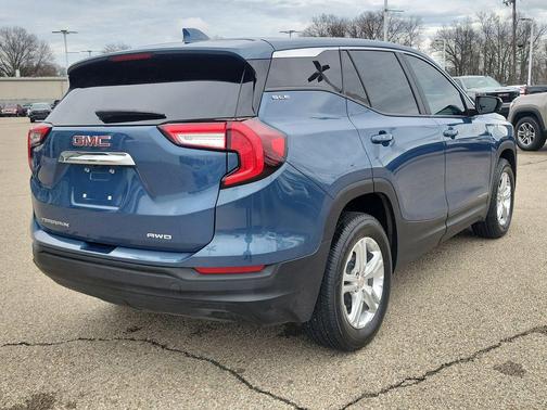 Downpour Metallic 2024 GMC Terrain SLE