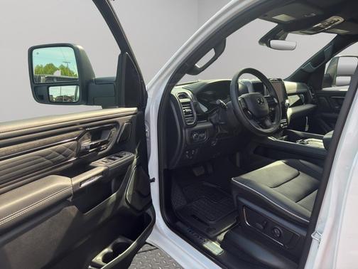 Bright White Clearcoat 2026 RAM 1500 Limited