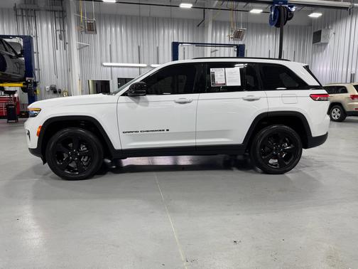 2023 Jeep Grand Cherokee Altitude
