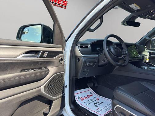 Bright White Clearcoat 2026 Jeep Grand Wagoneer Base