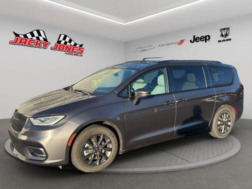 2021 Chrysler Pacifica Touring