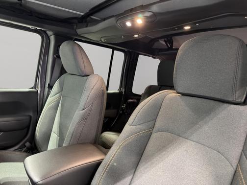 Granite Crystal Clearcoat Metallic 2026 Jeep Wrangler Sport