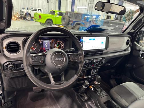 2024 Jeep Gladiator Sport