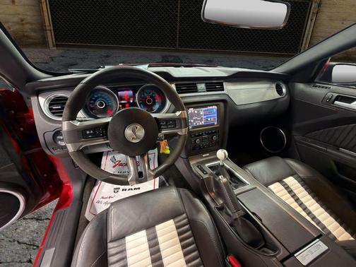 2013 Ford Shelby GT500 Base