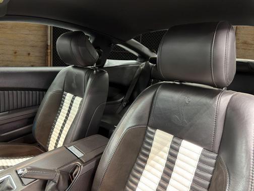 2013 Ford Shelby GT500 Base