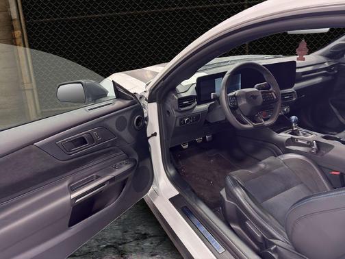 2024 Ford Mustang Dark Horse