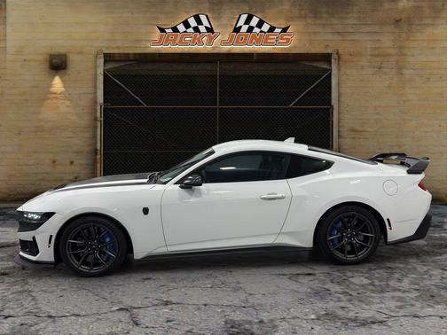 2024 Ford Mustang Dark Horse