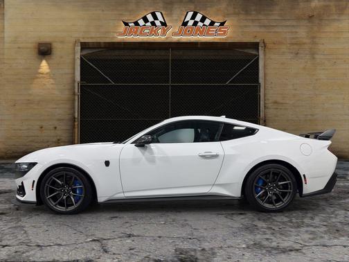 2024 Ford Mustang Dark Horse