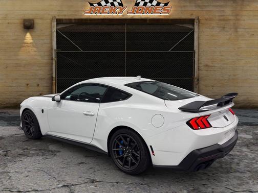 2024 Ford Mustang Dark Horse