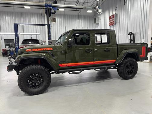 2023 Jeep Gladiator Sport