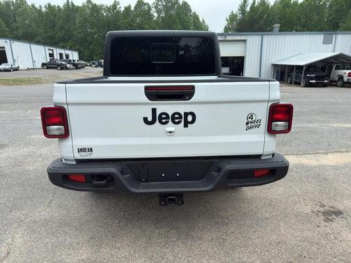 2023 Jeep Gladiator Sport