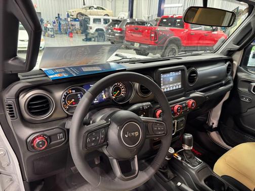 2023 Jeep Gladiator Sport