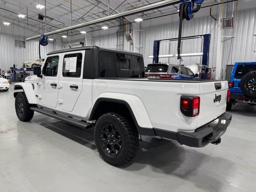 2023 Jeep Gladiator Sport