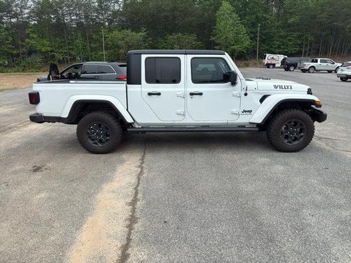 2023 Jeep Gladiator Sport