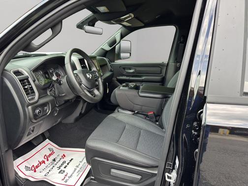 Diamond Black 2026 RAM 1500 Express