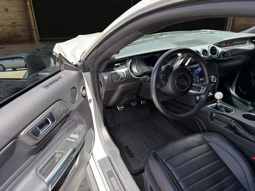 2022 Ford Mustang Mach 1