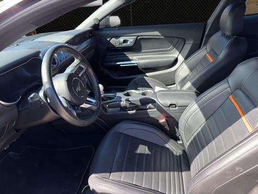 2022 Ford Mustang Mach 1