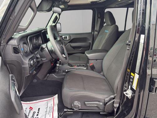 Black Clearcoat 2025 Jeep Wrangler 4xe Rubicon