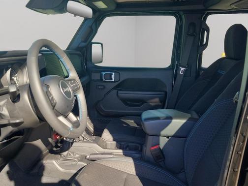 Black Clearcoat 2025 Jeep Wrangler 4xe Rubicon
